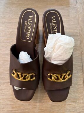 Valentino platform